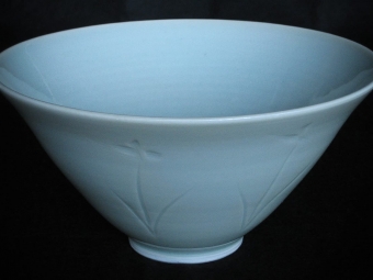 celadon-porcelain-bowl-sgriffito