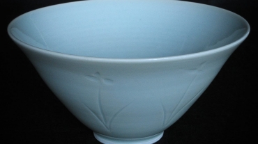 celadon-porcelain-bowl-sgriffito